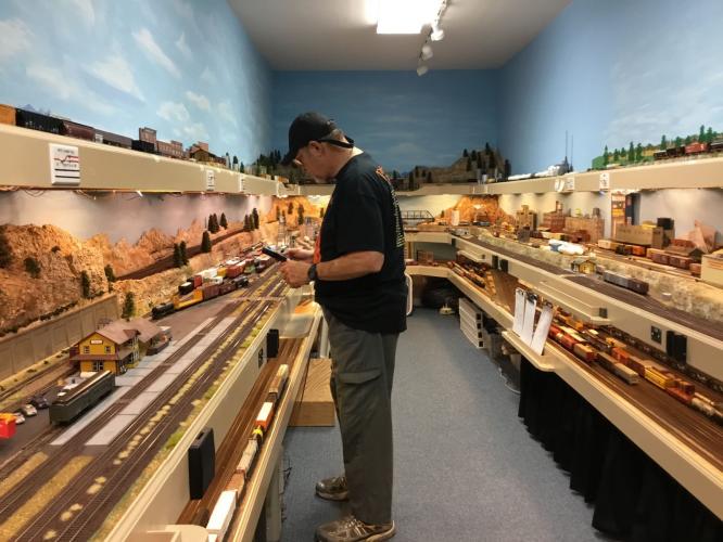 Traveling around the USA looking at, running and taking pictures of