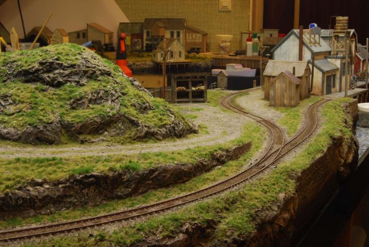 Painting your groundcover and static grasses Model Railroad Hobbyist