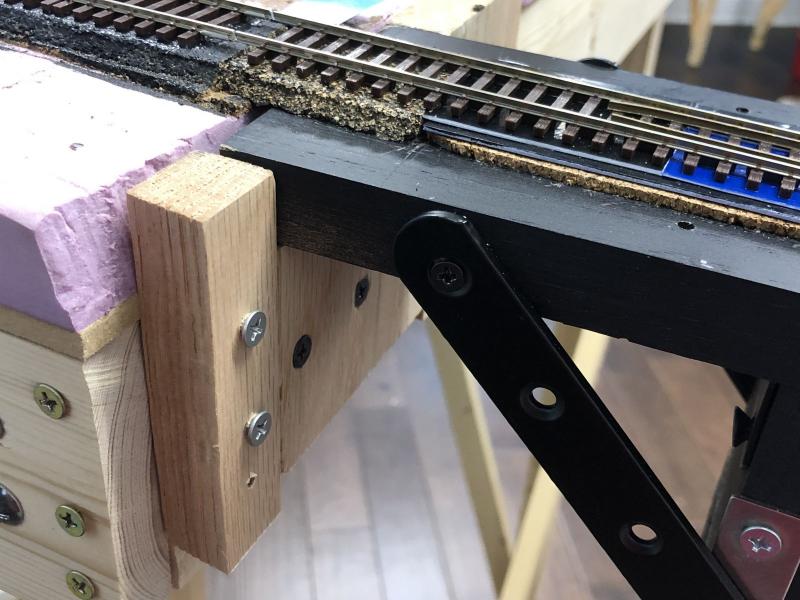 Lift Bridge Complete, Images of Hinge Mechanism Model Railroad